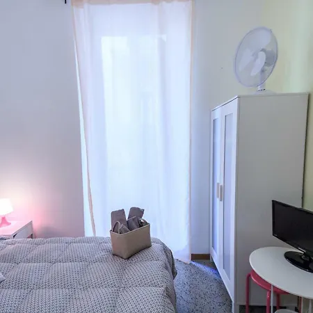 Privata A 20 Metri Dal Mare * Varazze